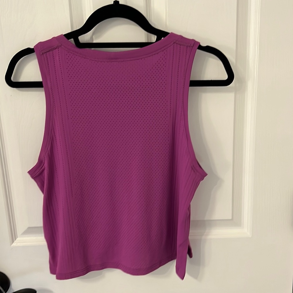 Lu Lu Lemon pink crop top